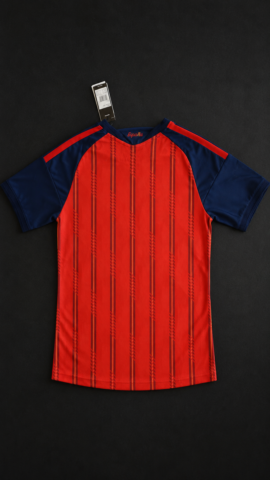 Camiseta roja de España, vista trasera con etiqueta original